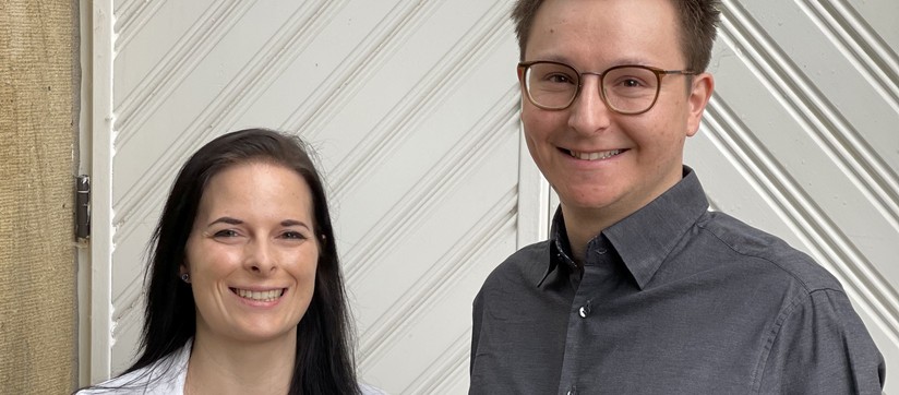 Eine Frau und ein Mann lächeln in die Kamera (Bild: LWL)